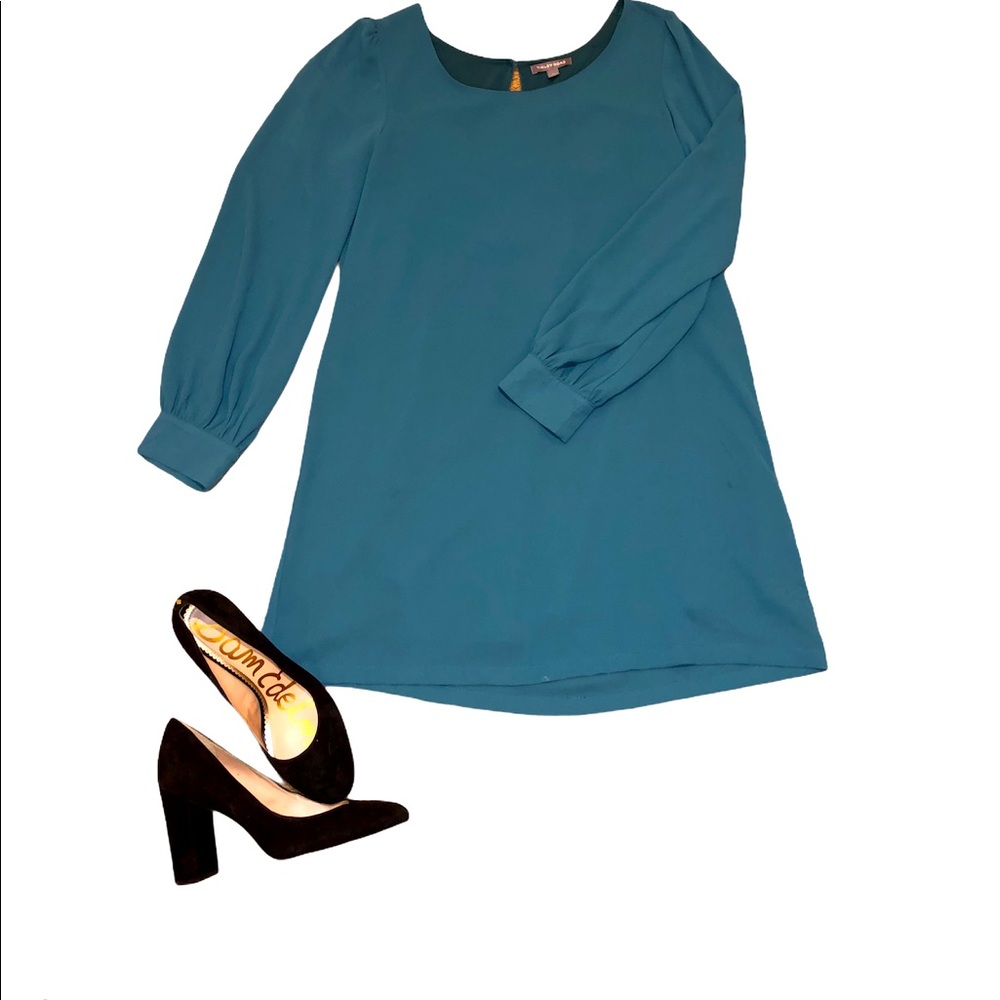 Tinley Road Long Sleeve Shift Dress